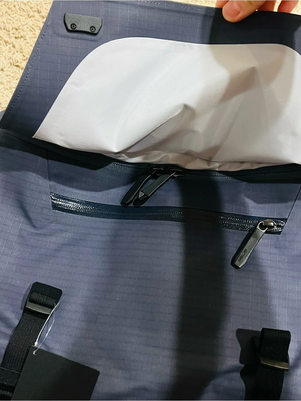 Arc’teryx Granville 10 Courier Bag Dark Stratus Water Resistant Shoulder Bag NEW - Picture 5 of 7